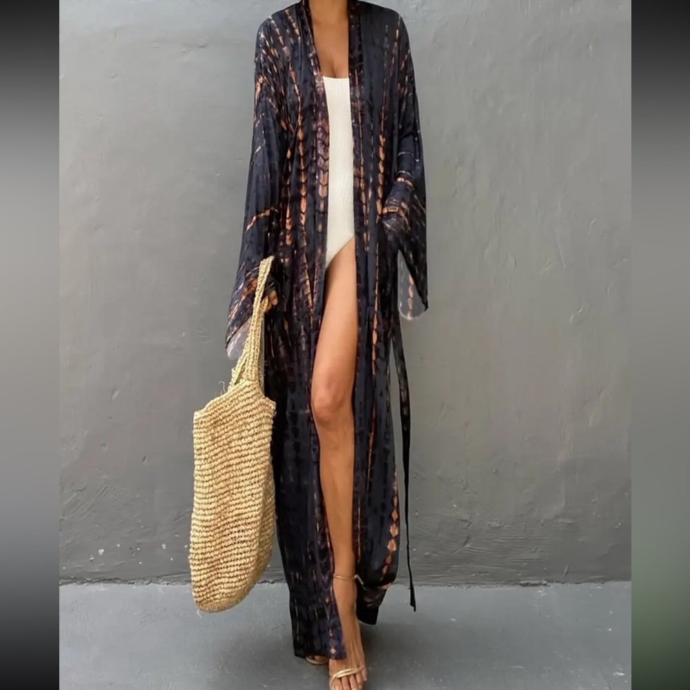 Chic kimono robe cover-up - Picture 3 of 5
